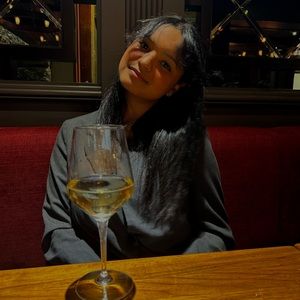 Meet your Posher, Aya